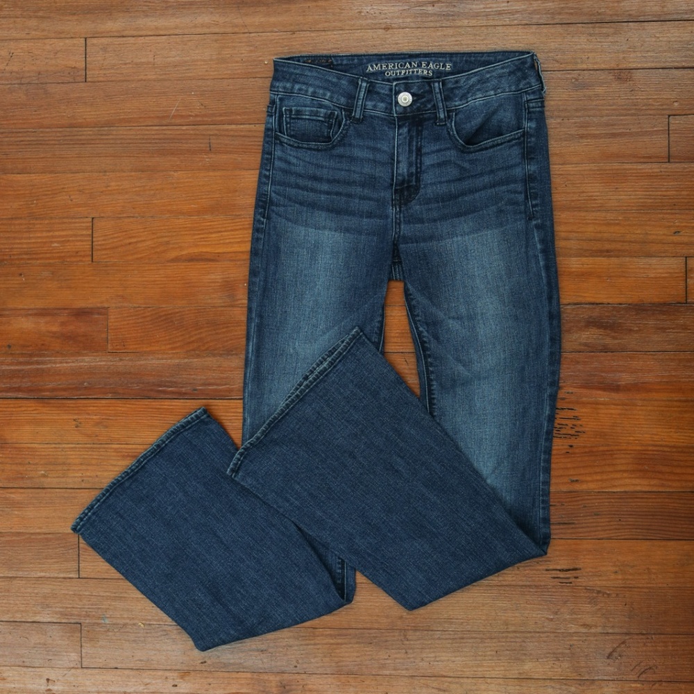 Barely worn American Eagle high waisted blue jeans